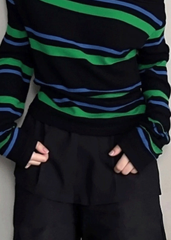 Effortlessly Elegant Sweater with a Timeless Design