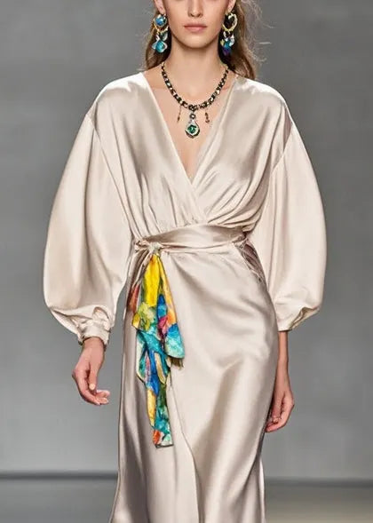 Well Tailored Dress with a Graceful Silhouette