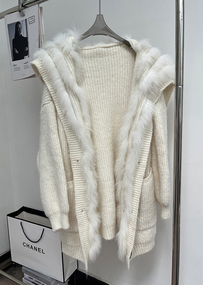 Well Tailored Coat with a Graceful Silhouette