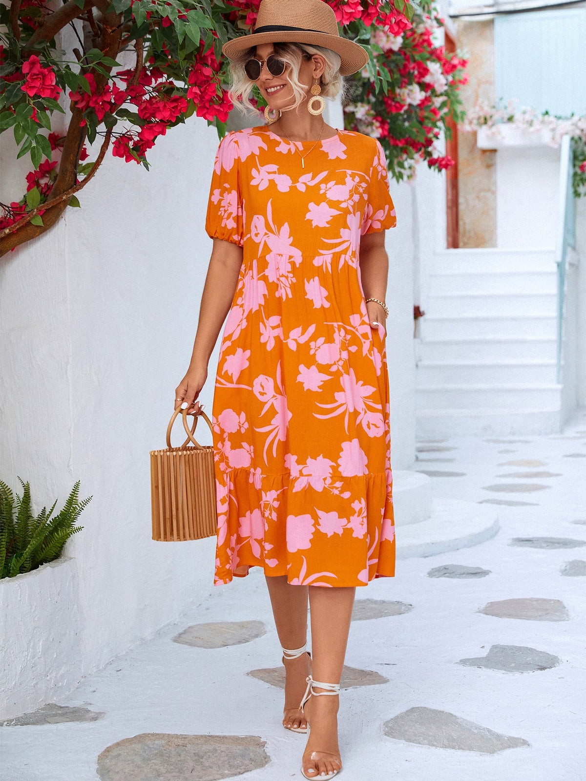 Effortlessly Elegant Dress with a Timeless Design