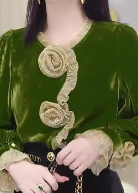 Classic Vintage Blouse with a Flattering Fit