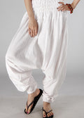 Effortlessly Elegant Pants with a Timeless Design