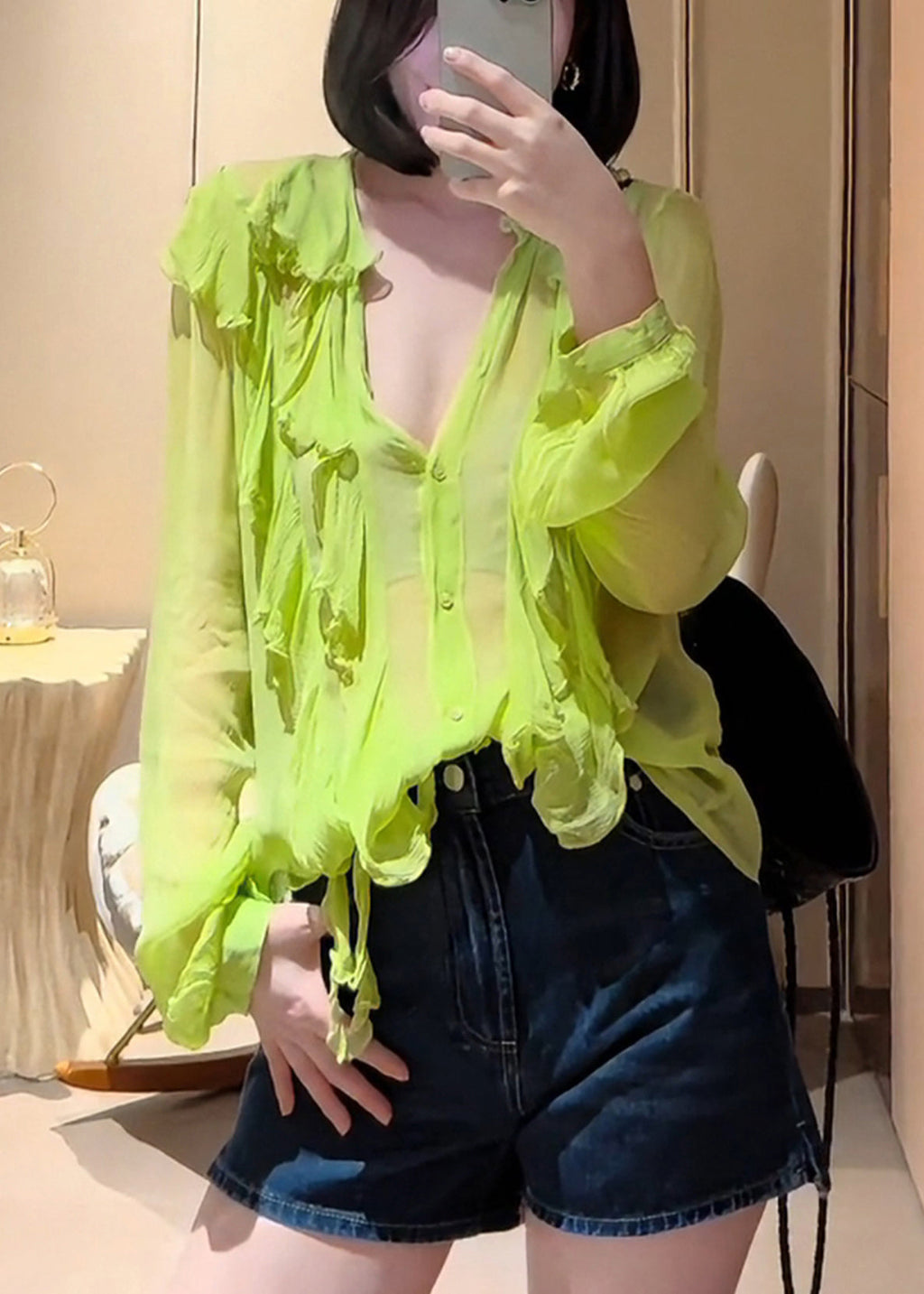 Beautifully Finished Top in a Timeless Design