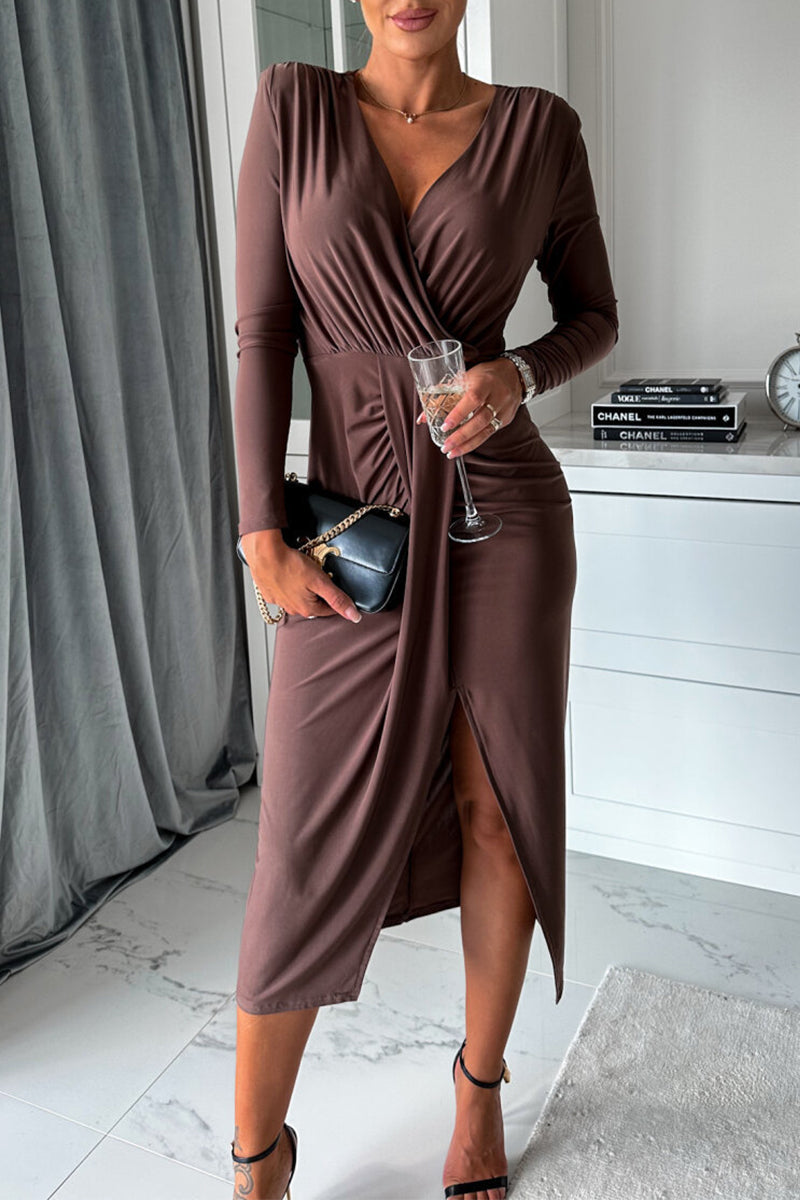 Well Tailored Dress with a Graceful Silhouette