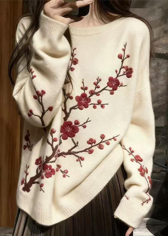 Effortlessly Elegant Sweater with a Timeless Design