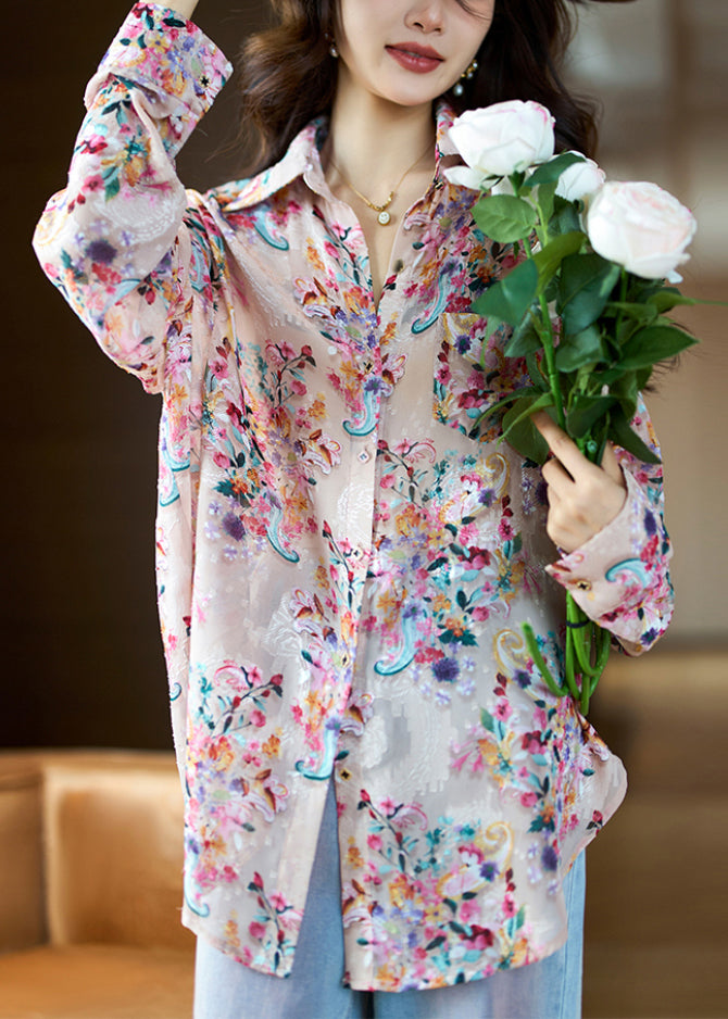 Classic Vintage Blouse with a Flattering Fit