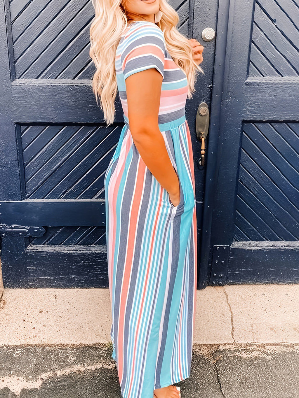Classic Vintage Dress with a Flattering Fit