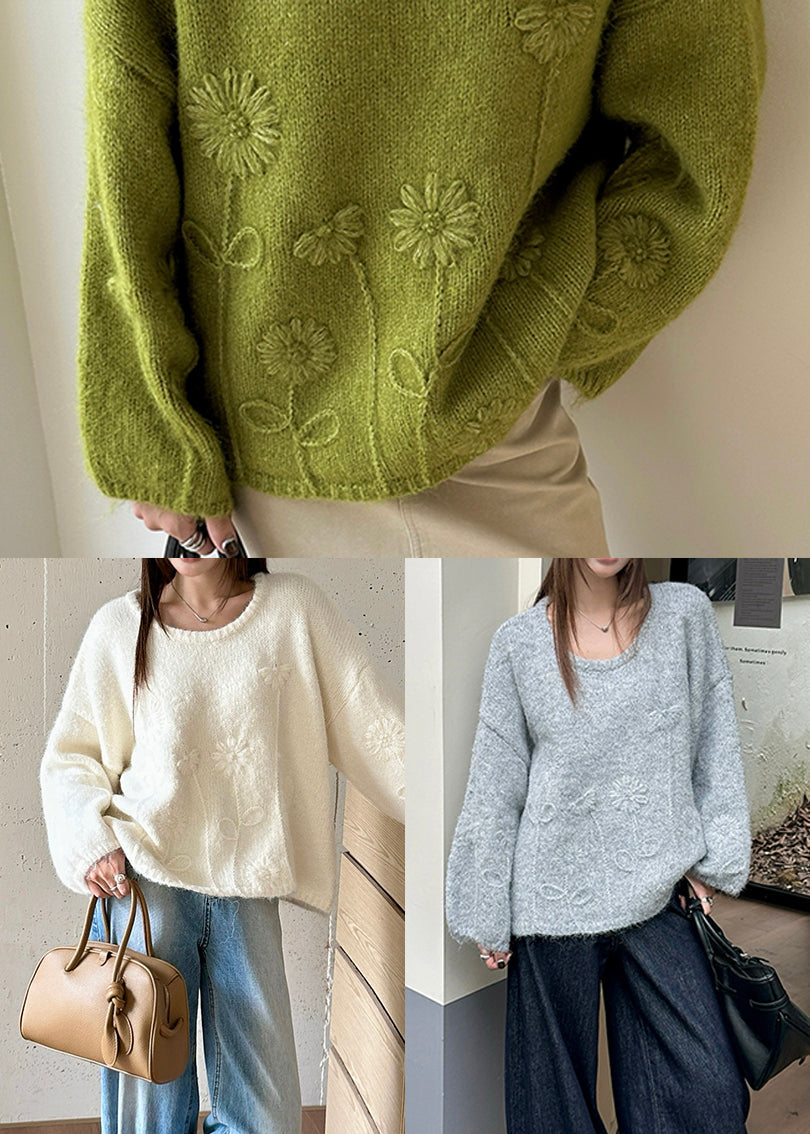Classic Vintage Sweater with a Flattering Fit