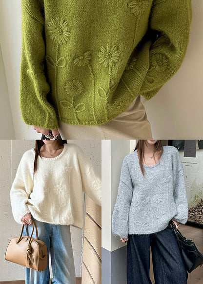Classic Vintage Sweater with a Flattering Fit