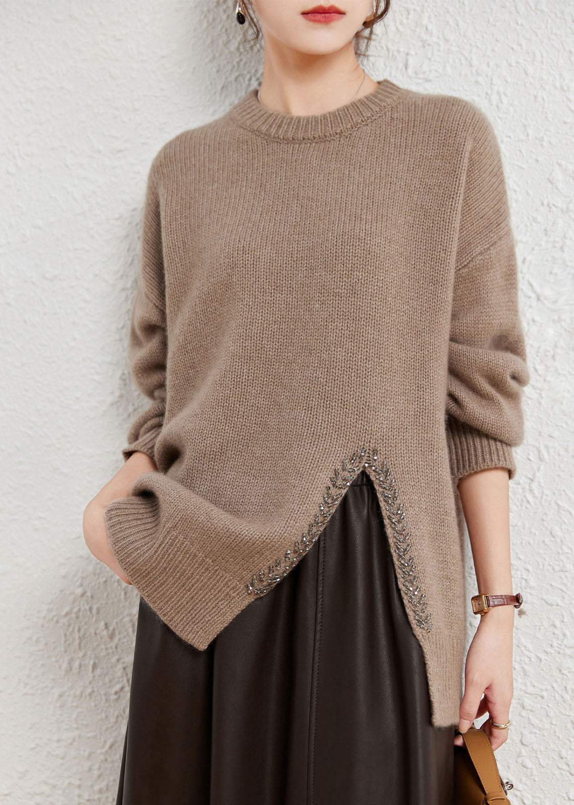 Effortlessly Elegant Sweater with a Timeless Design