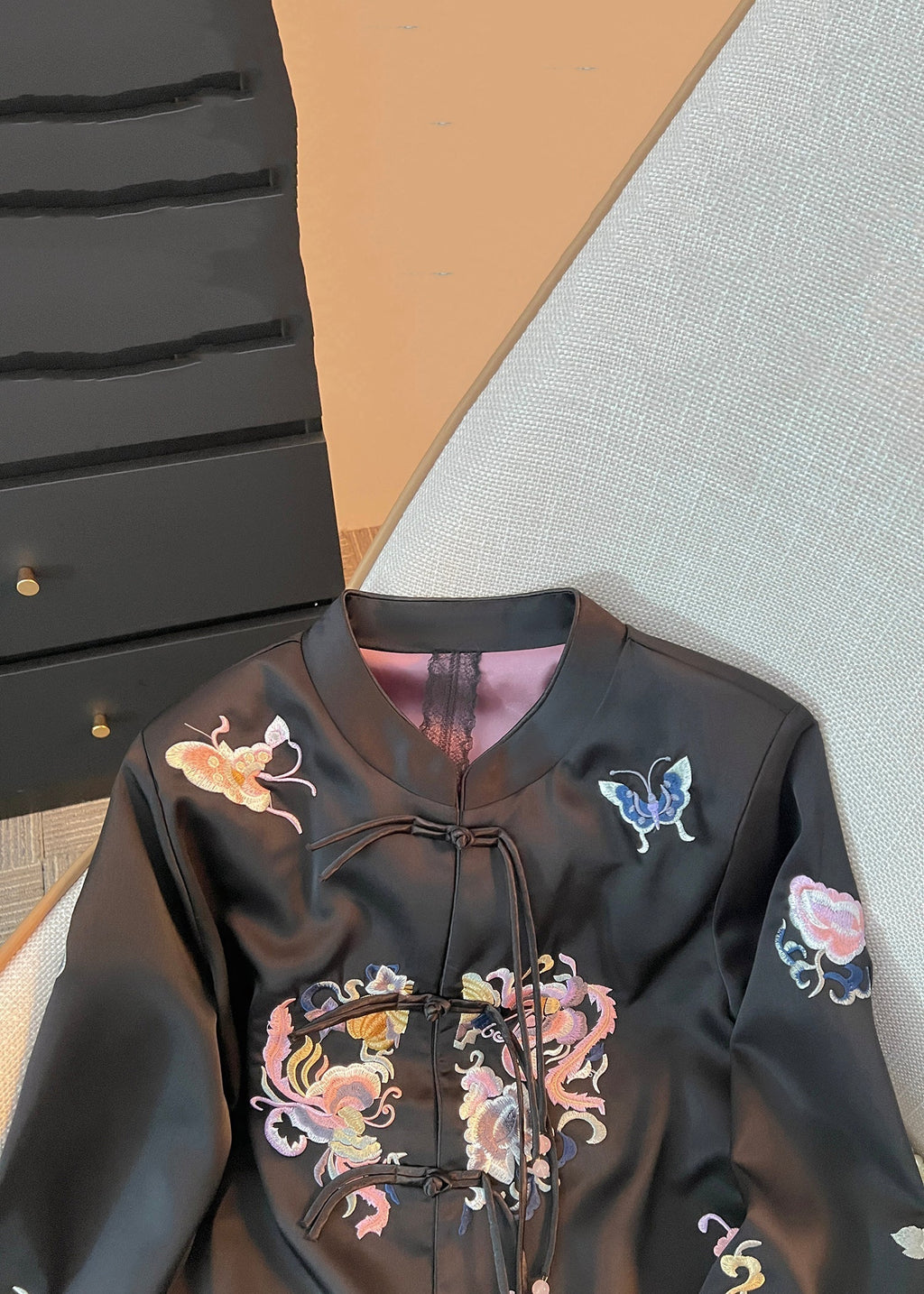 Elegantly Styled Coat for Everyday Wear