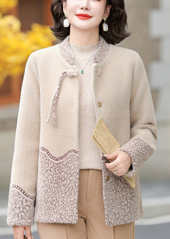Beautifully Finished Coat in a Timeless Design