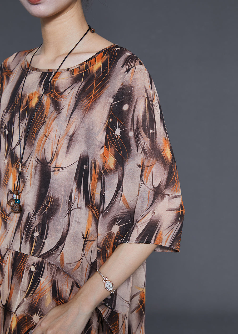 Beautifully Finished Dress in a Timeless Design