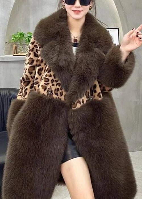 Well Tailored Coat with a Graceful Silhouette