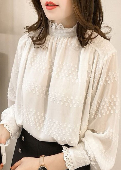 Well Tailored Top with a Graceful Silhouette