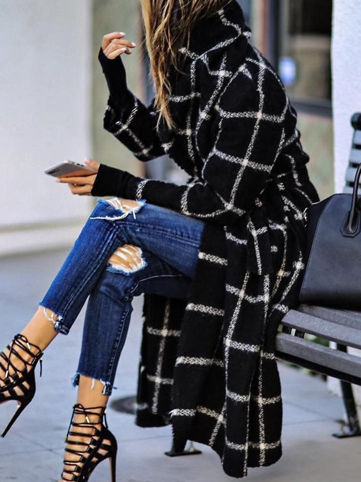 Effortlessly Elegant Coat with a Timeless Design