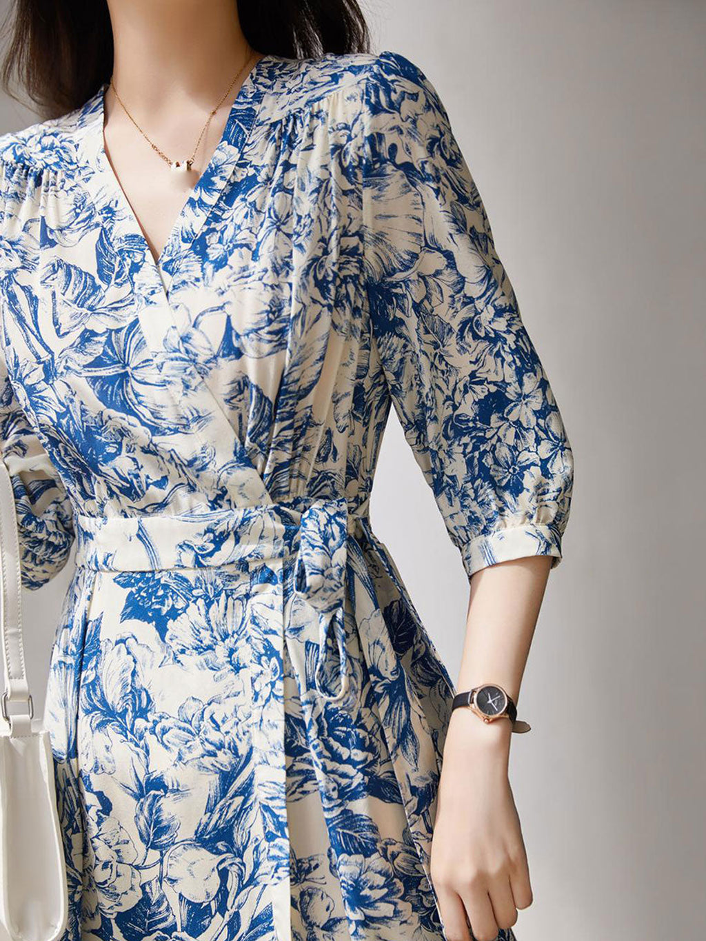 Gracefully Styled Dress for Any Occasion