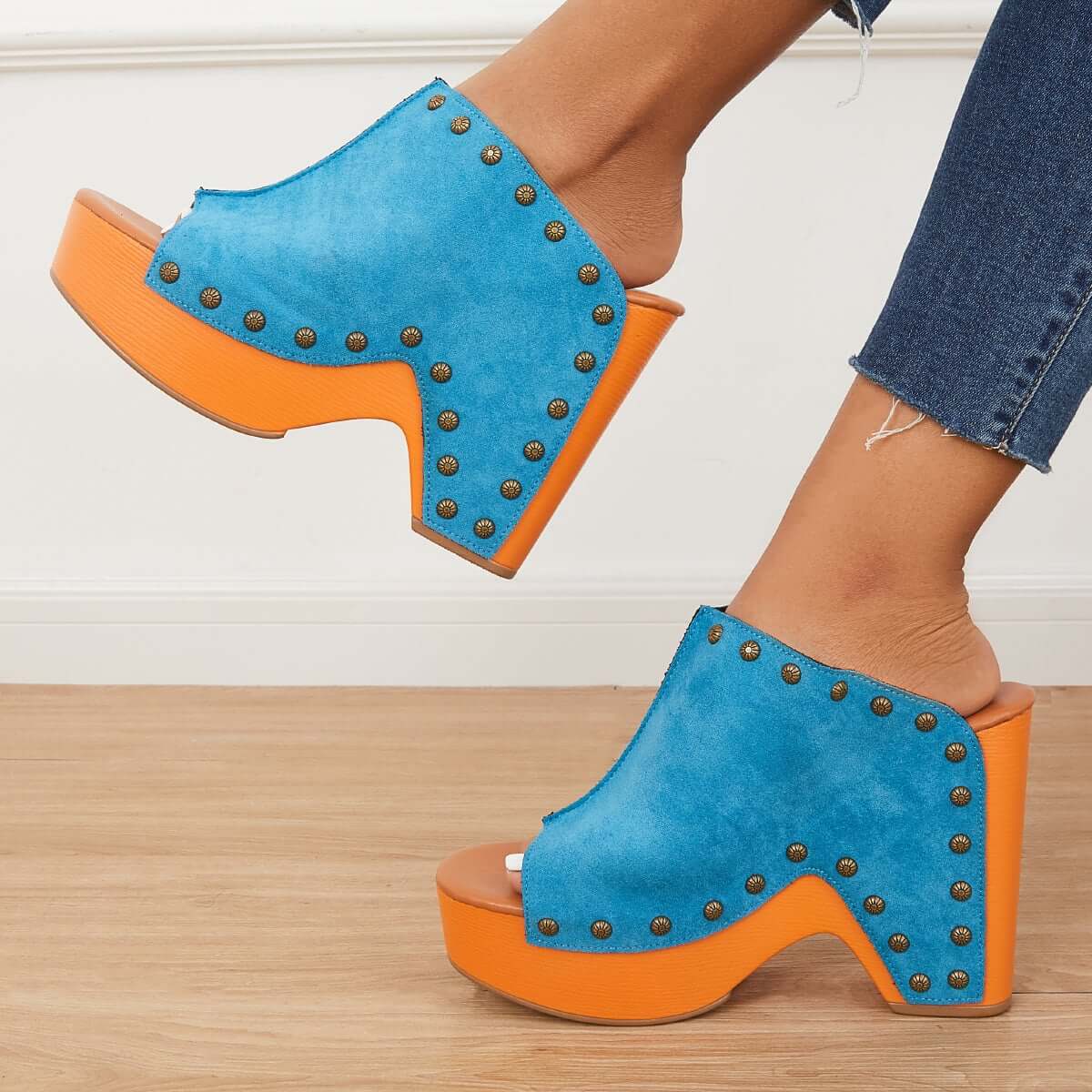 Chic Orthopedic Sandals with Unique Design