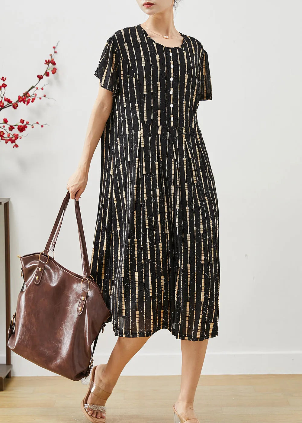 Gracefully Styled Dress for Any Occasion