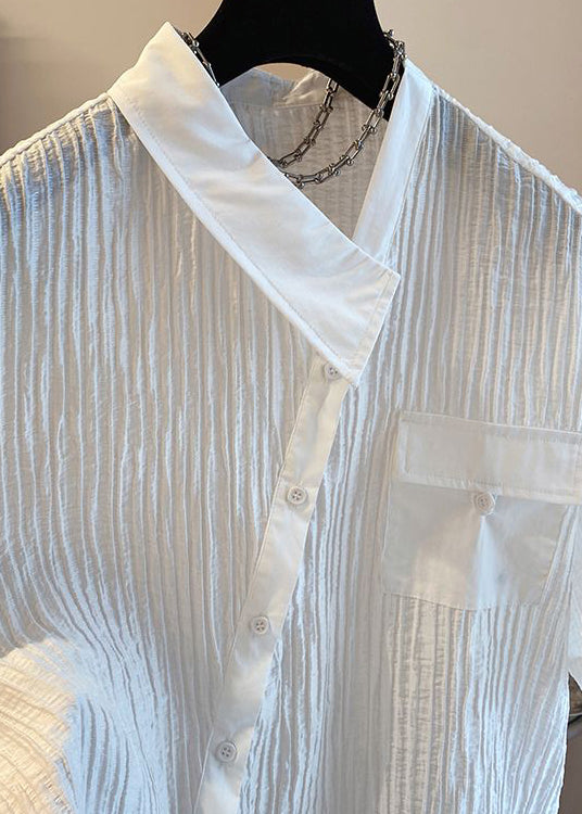 Well Tailored Blouse with a Graceful Silhouette