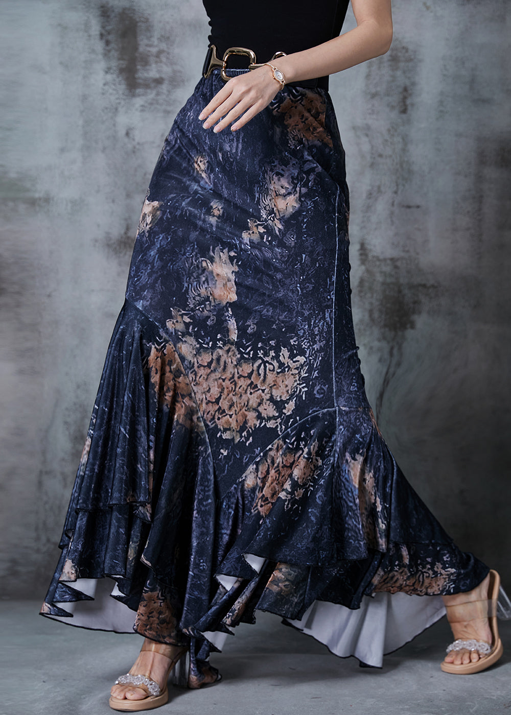 Well Tailored Garment with a Graceful Silhouette