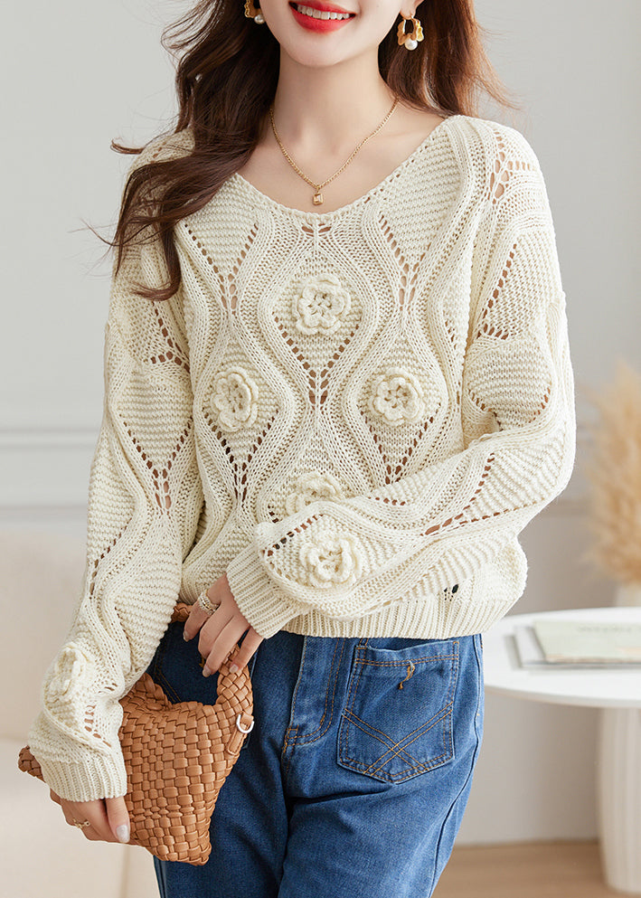 Effortlessly Elegant Sweater with a Timeless Design