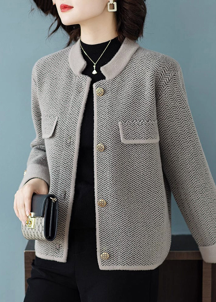 Beautifully Finished Coat in a Timeless Design