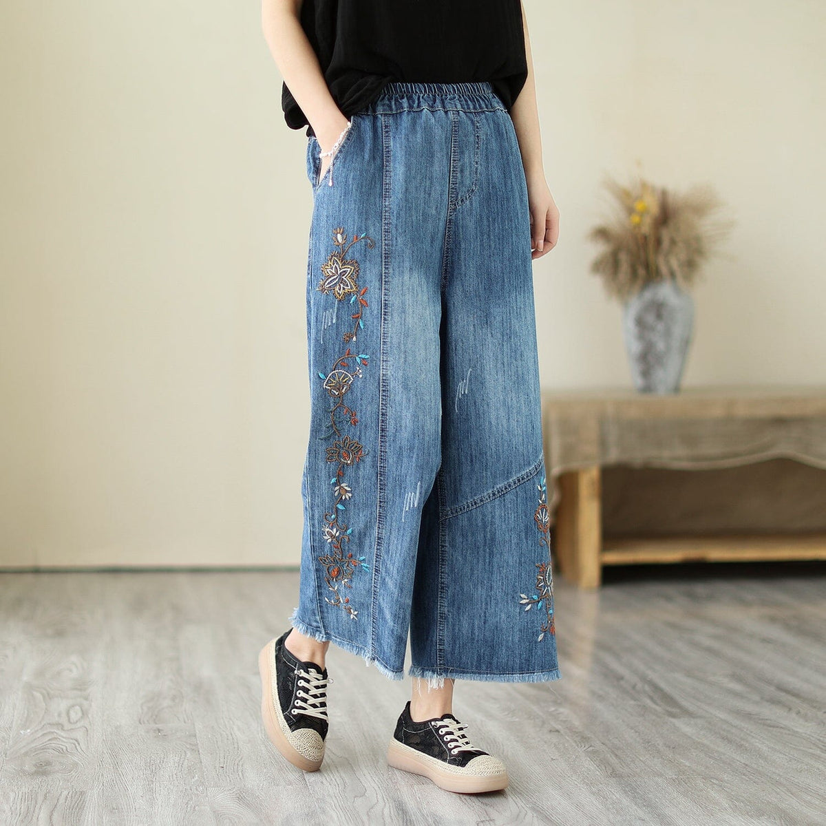 Well Tailored Pants with a Graceful Silhouette