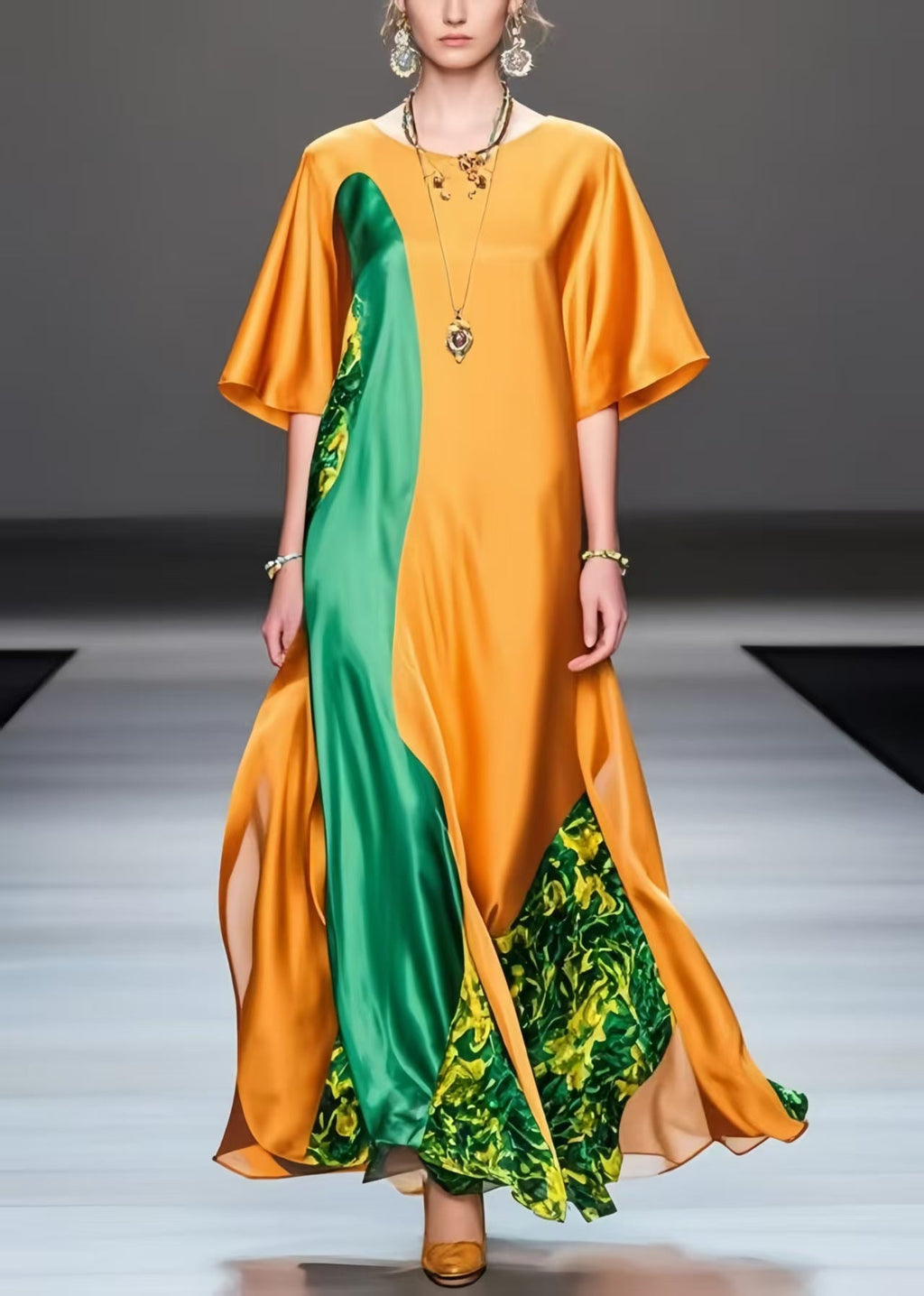 Beautifully Finished Dress in a Timeless Design