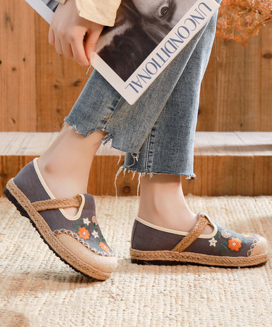 Graceful Orthopedic Shoes for Modern Look