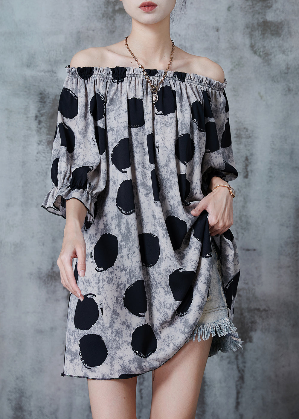 Effortlessly Elegant Top with a Timeless Design