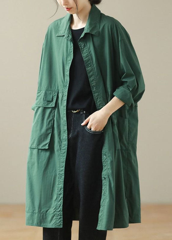 Well Tailored Coat with a Graceful Silhouette