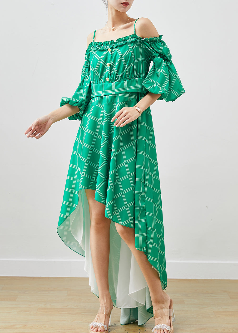 Well Tailored Dress with a Graceful Silhouette