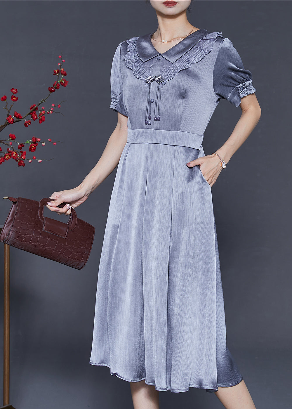 Well Tailored Dress with a Graceful Silhouette