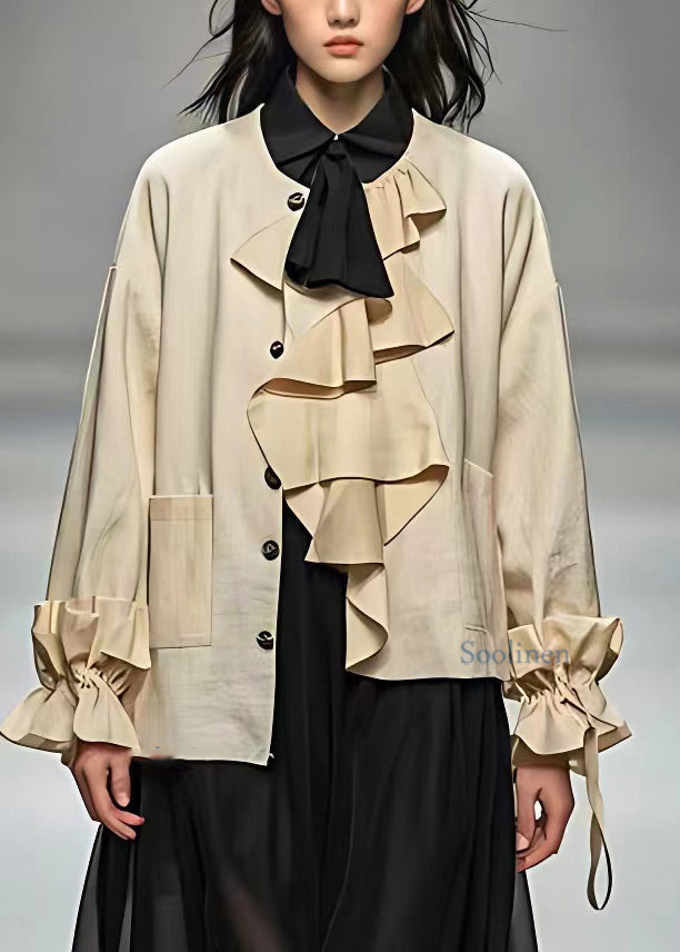 Well Tailored Coat with a Graceful Silhouette