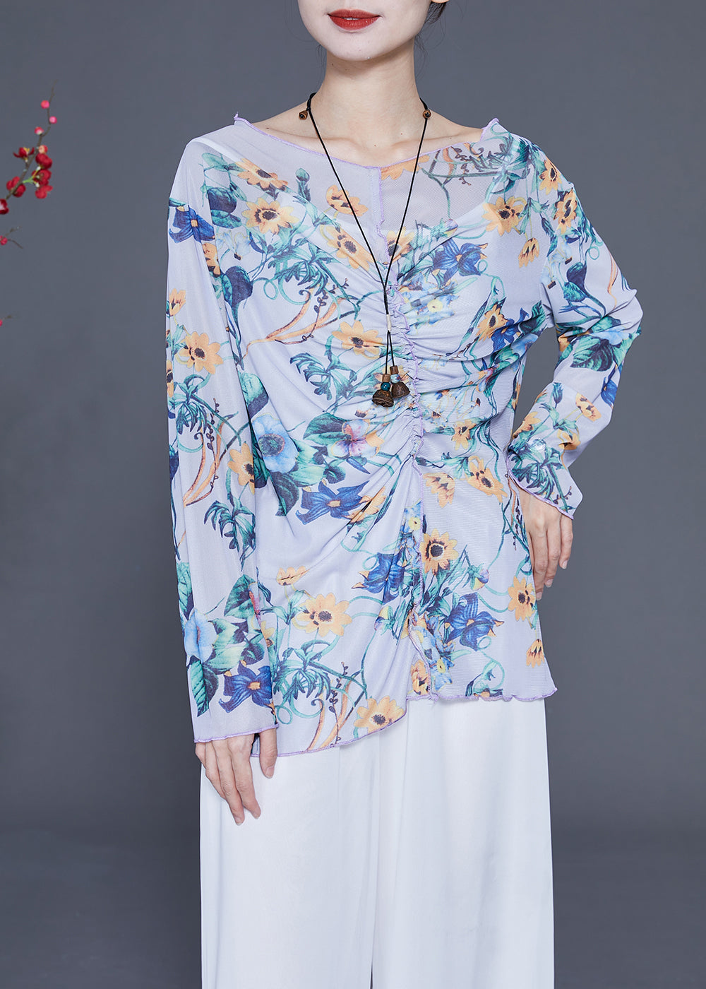 Effortlessly Elegant Top with a Timeless Design