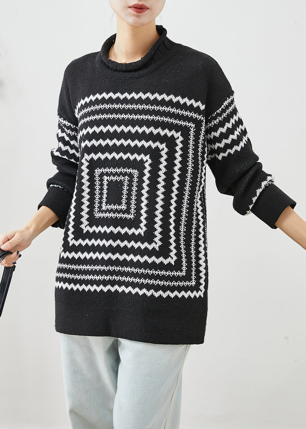 Effortlessly Elegant Sweater with a Timeless Design