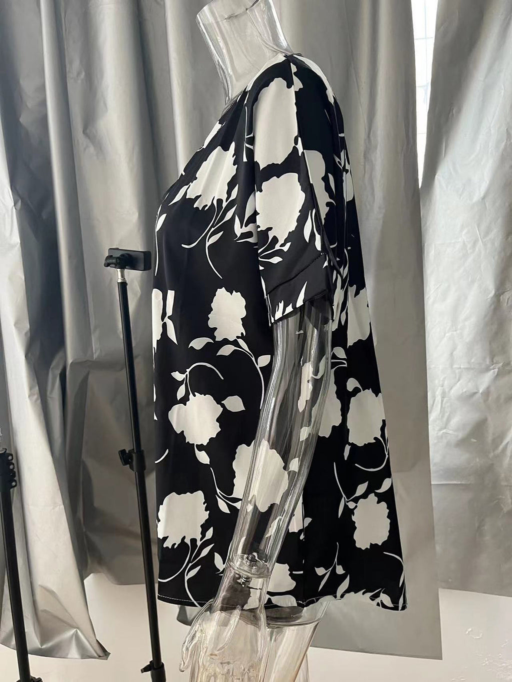 Beautifully Finished Blouse in a Timeless Design