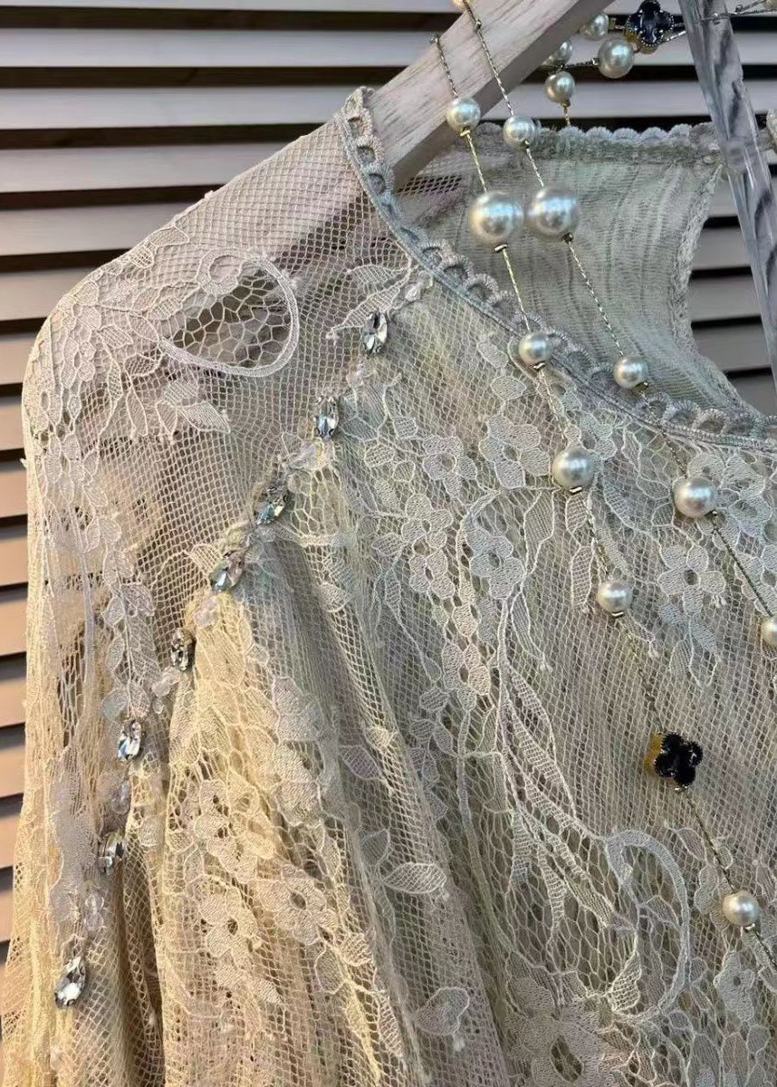 Effortlessly Elegant Top with a Timeless Design