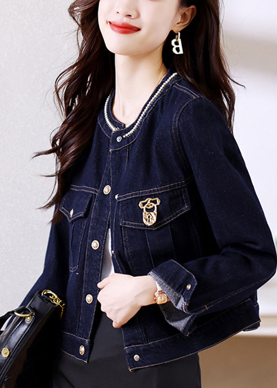Elegantly Styled Coat for Everyday Wear