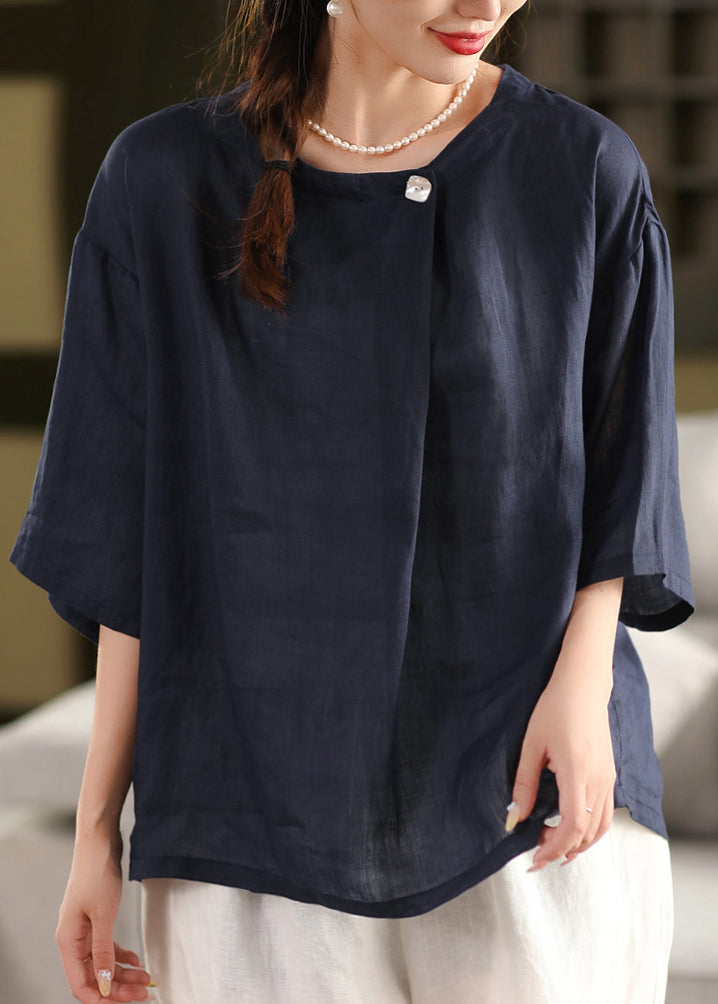 Well Tailored Blouse with a Graceful Silhouette