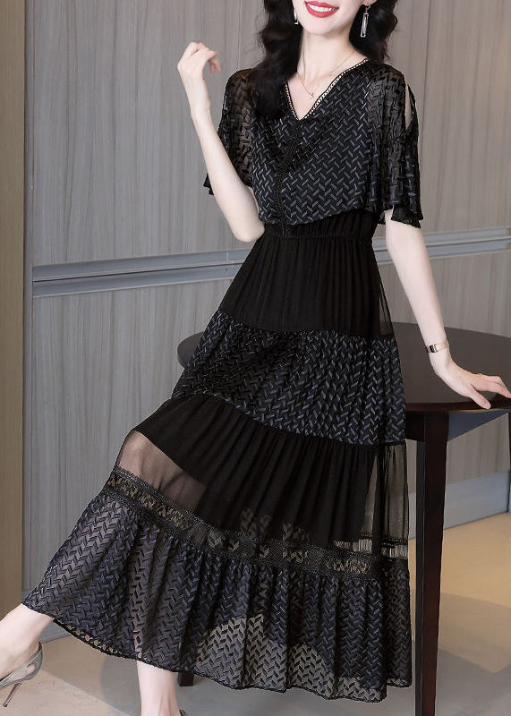 Beautifully Finished Dress in a Timeless Design