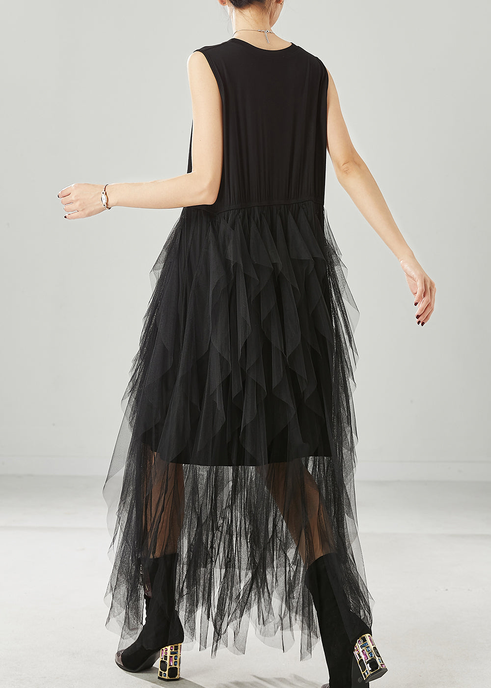 Well Tailored Dress with a Graceful Silhouette
