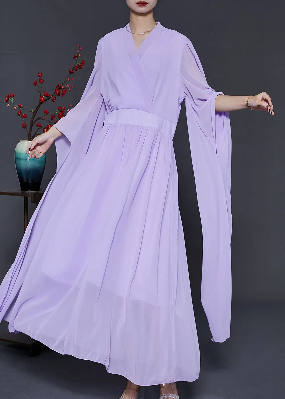 Beautifully Finished Dress in a Timeless Design