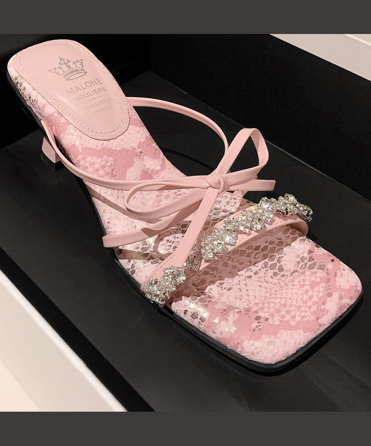 Graceful Orthopedic Sandals for Modern Look