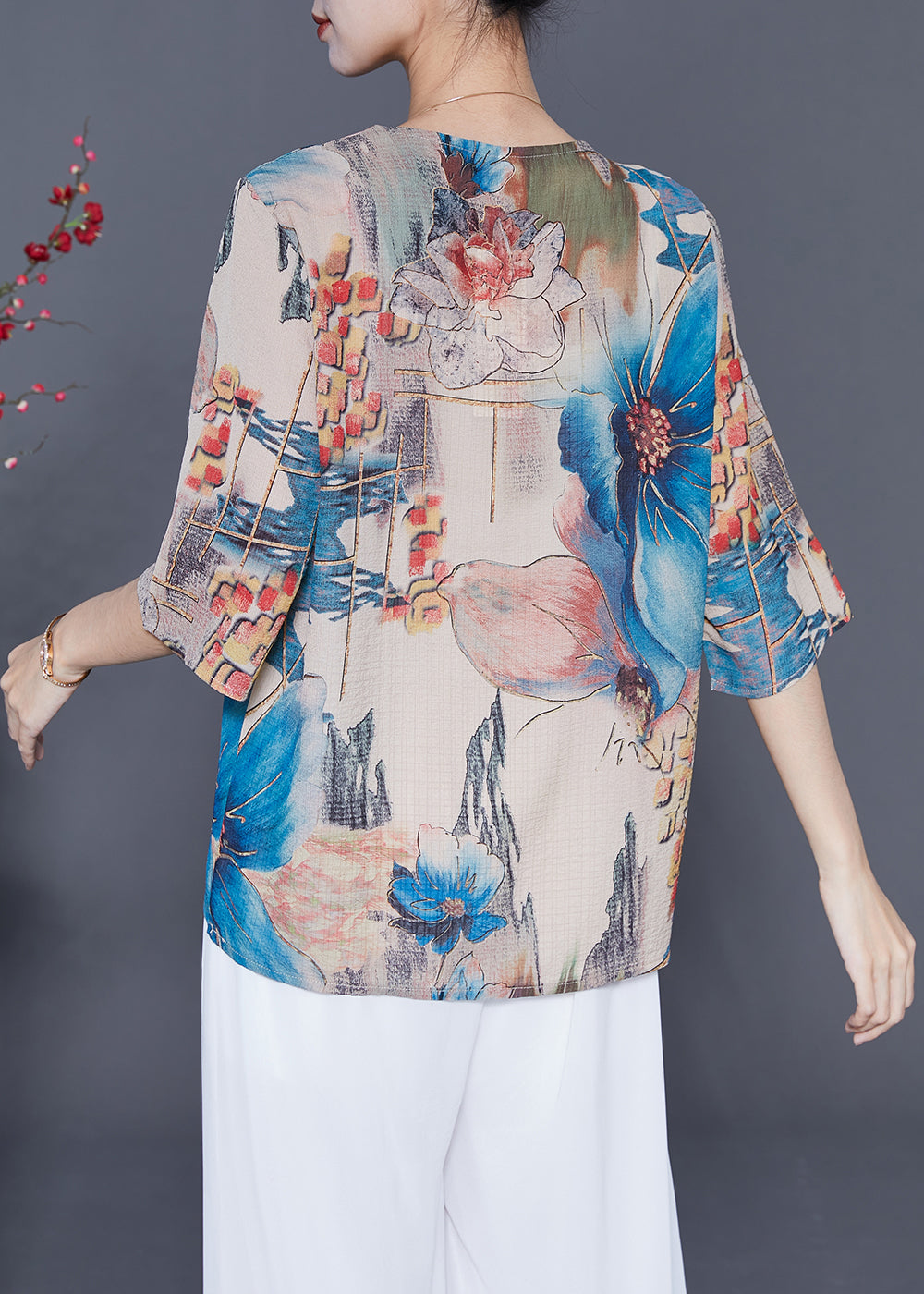 Classic Vintage & Enduringly Stylish Blouse