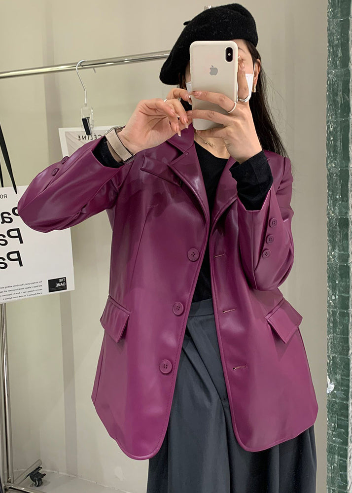 Well Tailored Coat with a Graceful Silhouette