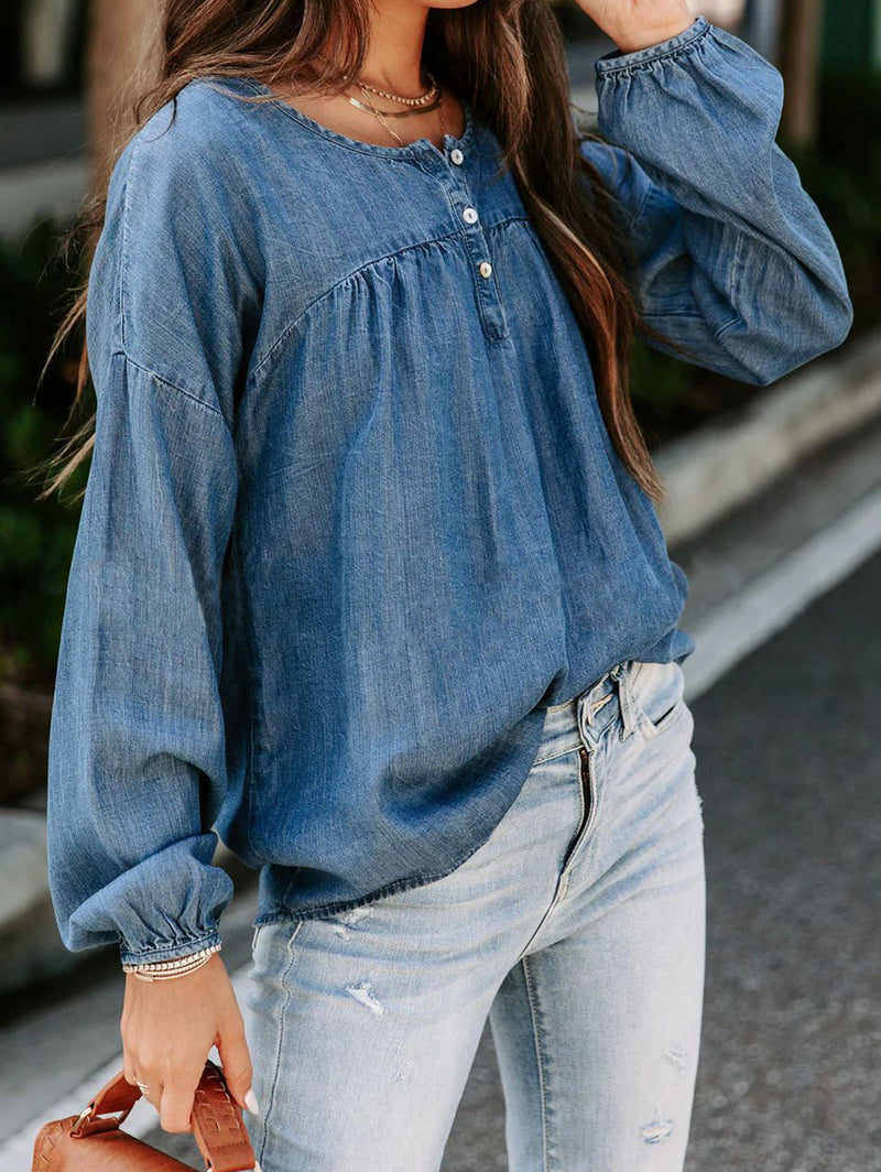 Classic Vintage Shirt with a Flattering Fit