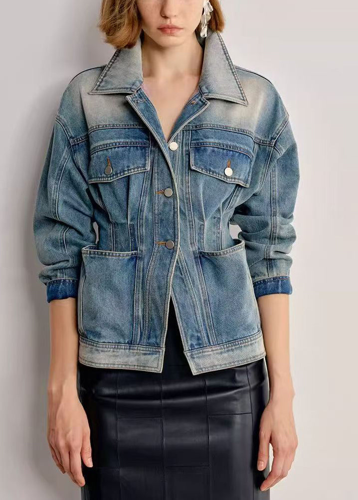 Effortlessly Elegant Coat with a Timeless Design