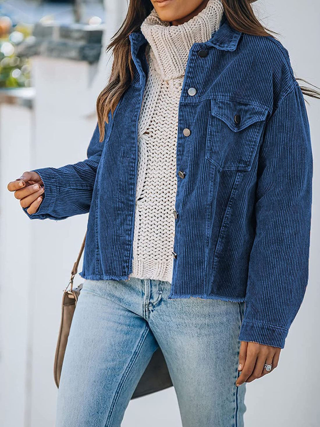 Effortlessly Elegant Jacket with a Timeless Design